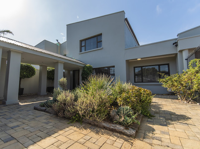 5 Bedroom Property for Sale in Summerstrand Eastern Cape